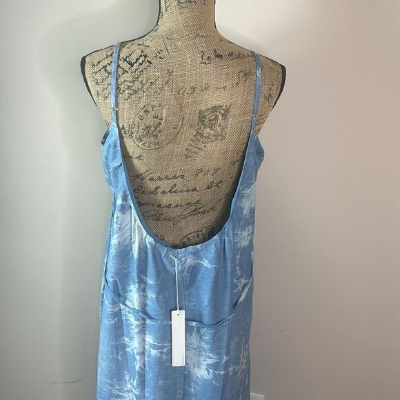 Line & Dot Maxi sleeveless Dress - Picture 2 of 13